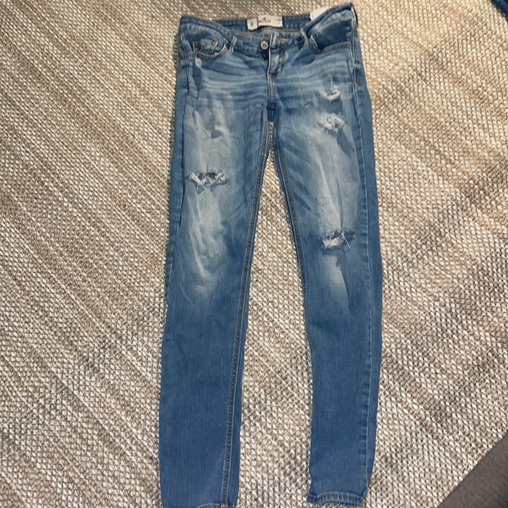 Hollister ripped skinny jeans
